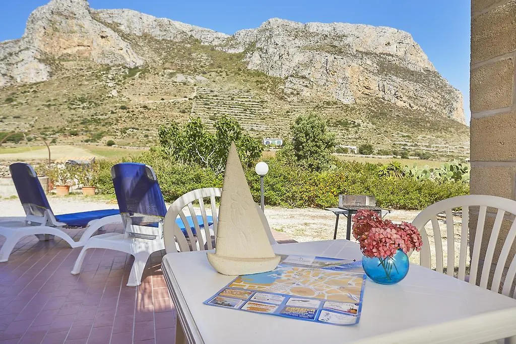 Case Canino Favignana
