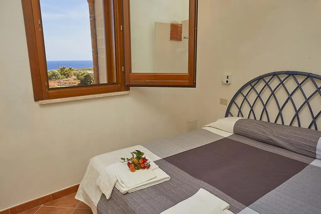 Case Canino Favignana 0*,