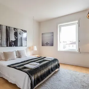 Flh Chiado Design Flat Lisbona